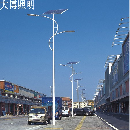 雙臂太陽(yáng)能路燈戶外亮化工程高光效主干道光伏LED路燈廠家批發(fā)